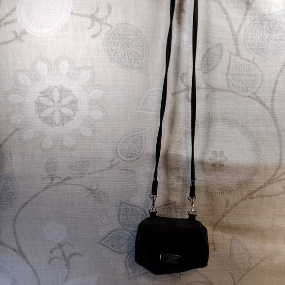 Chic Black Crossbody Bag by Rosetti - Picture 4 of 5